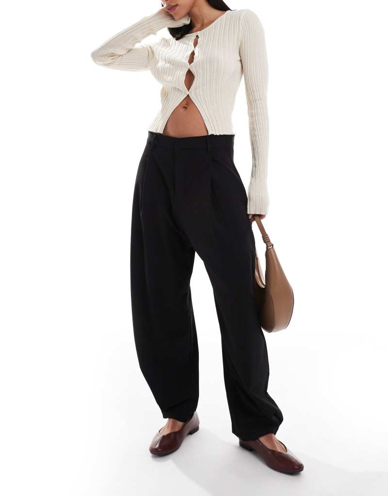 Pull&Bear balloon leg tailored pants in black Pull&Bear