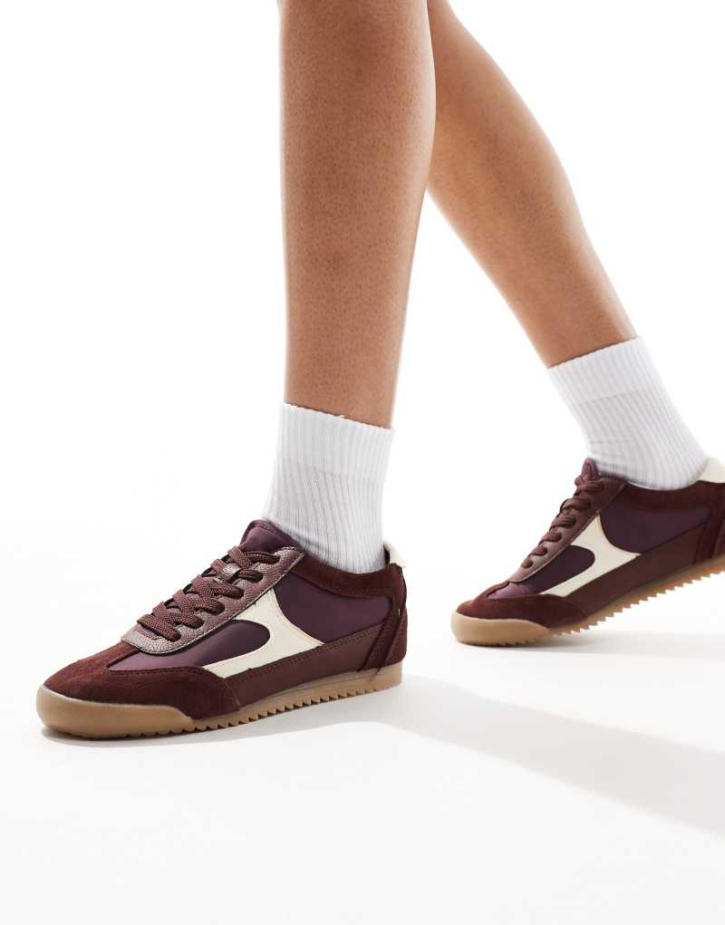 Stradivarius running sneakers in burgundy Stradivarius