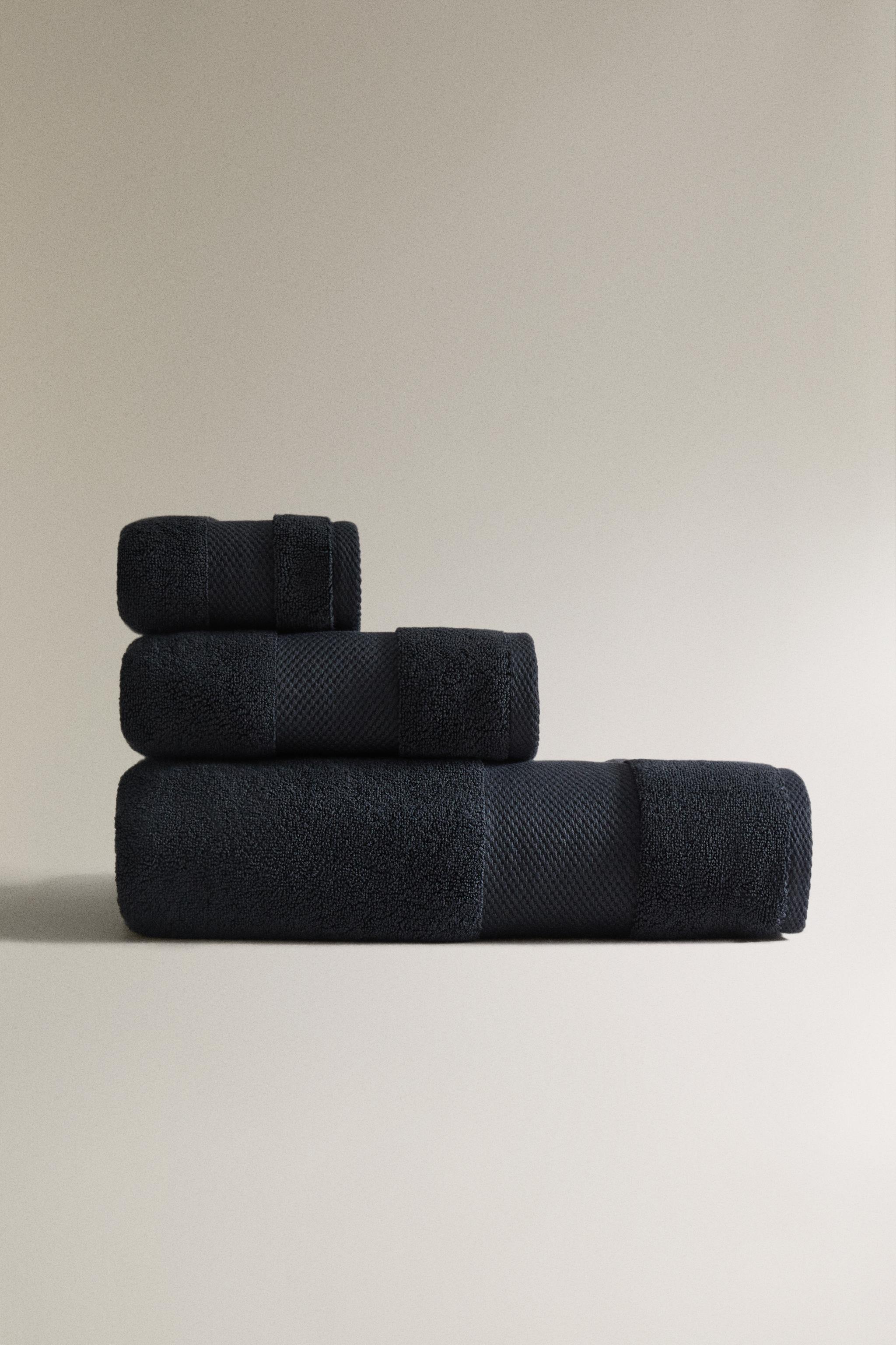 (800 GXM²) EXTRA SOFT BATH TOWEL Zara Home