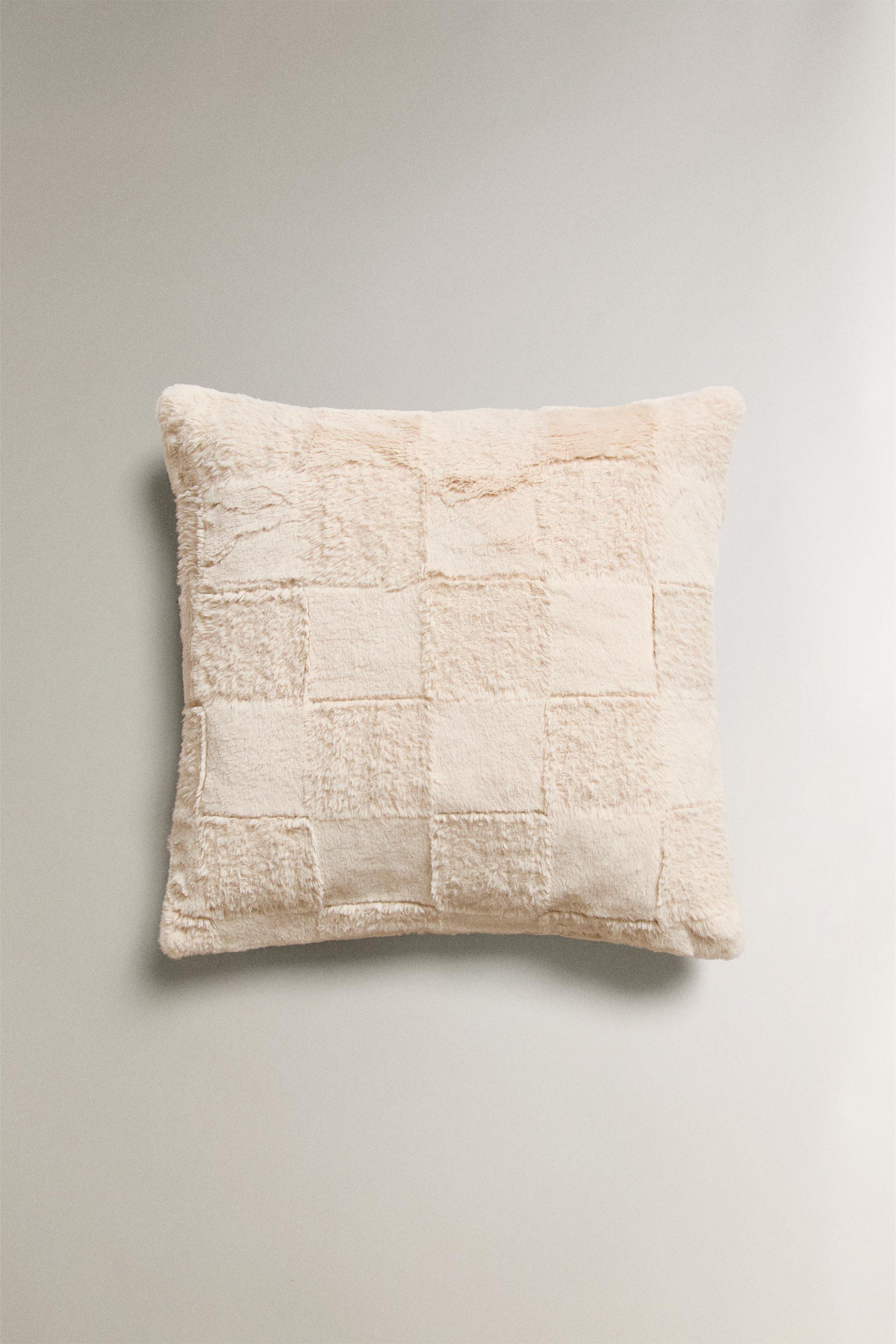 CHECKED FAUX FUR THROW PILLOW COVER Zara Home