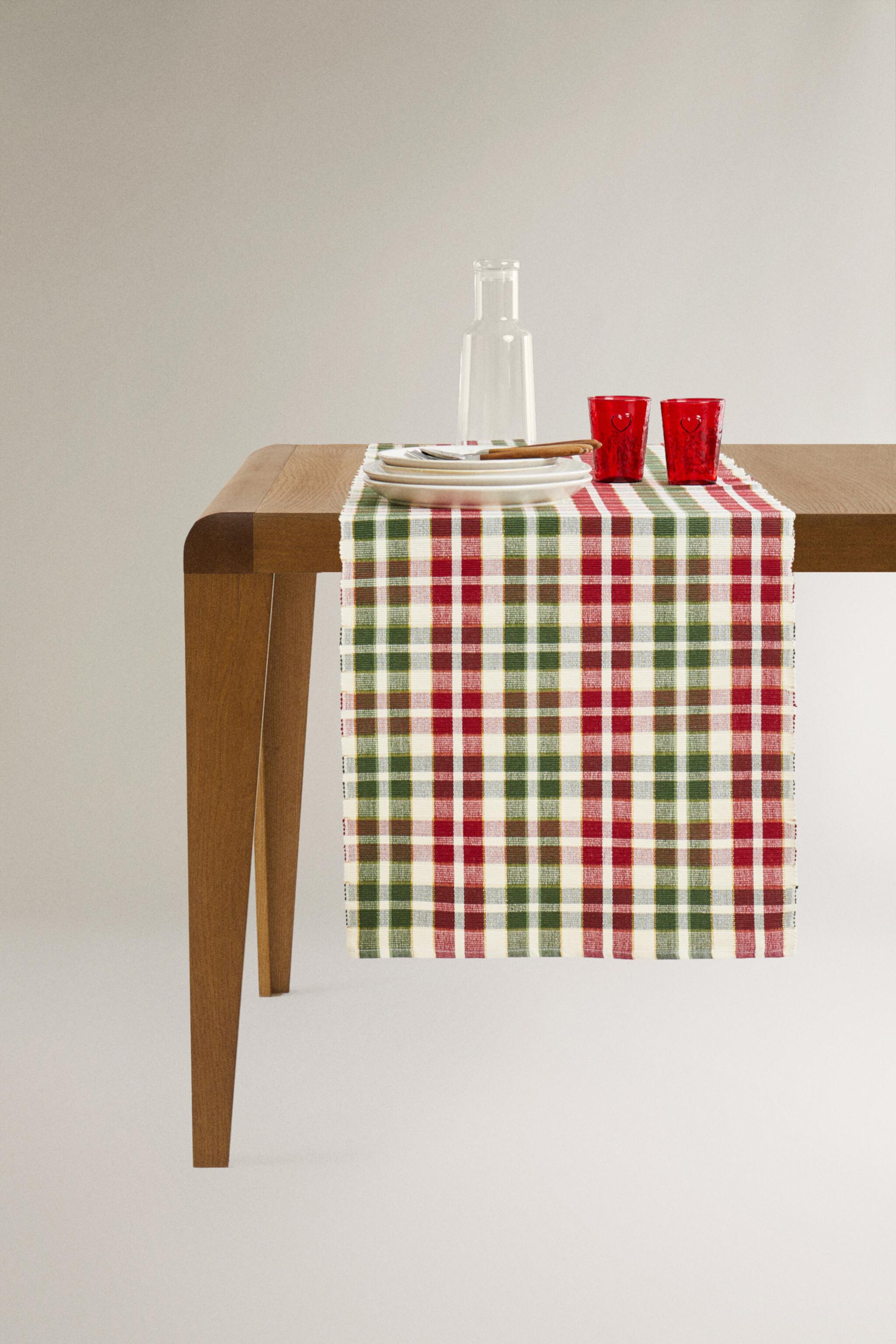 CHRISTMAS METALLIC THREAD TABLE RUNNER Zara Home