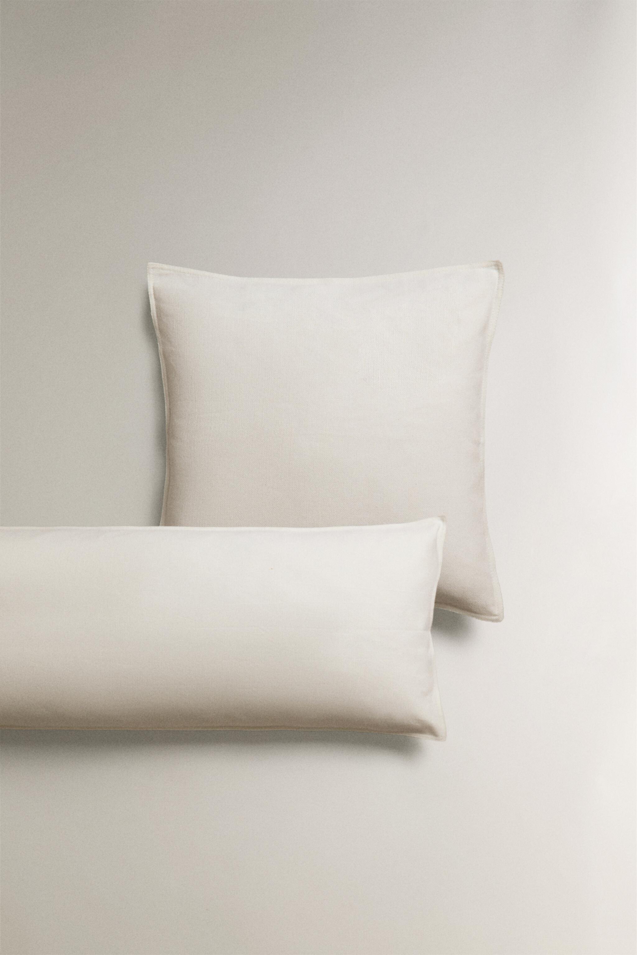 REVERSIBLE THROW PILLOW COVER Zara Home