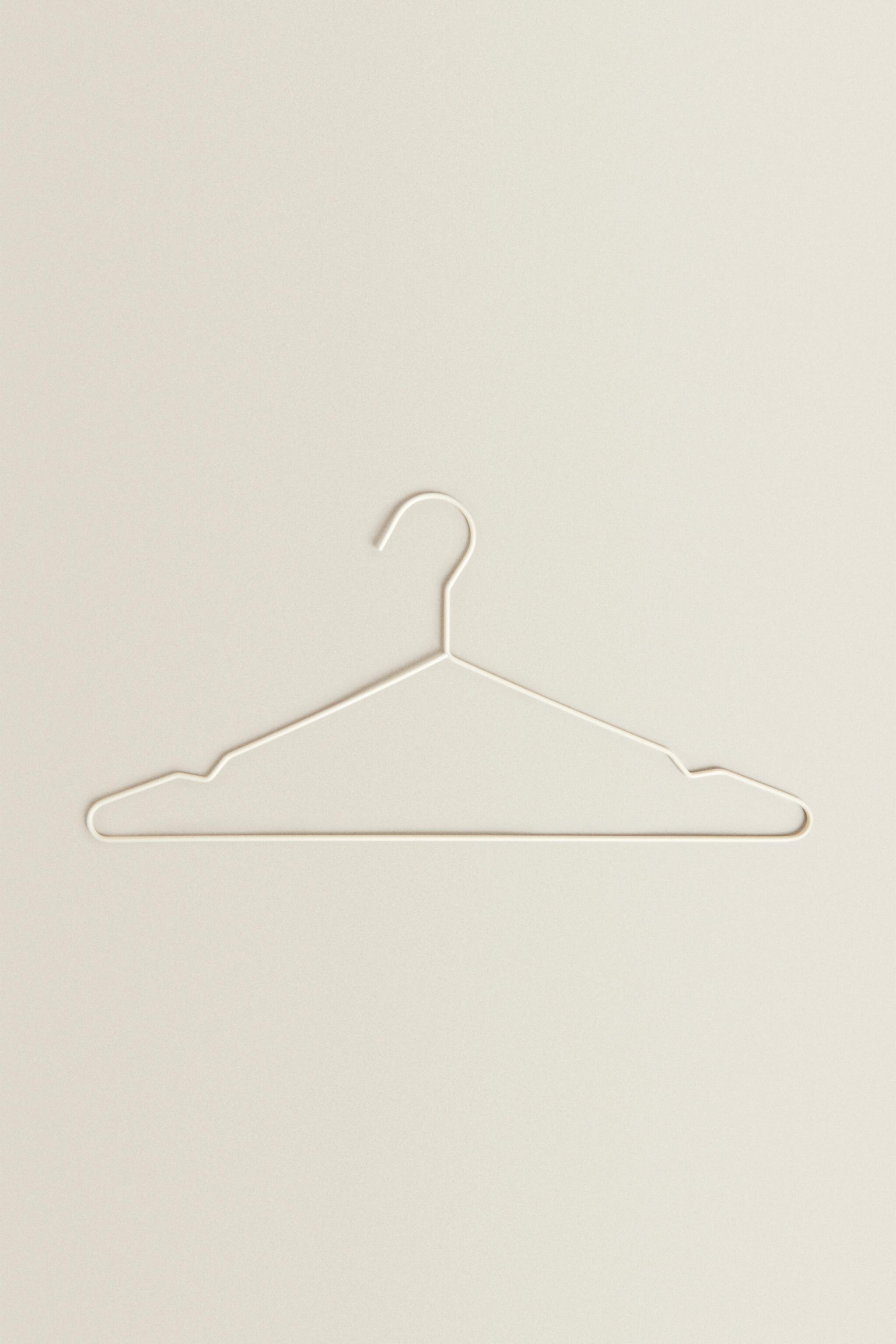 RUBBERIZED HANGERS (PACK OF 6) Zara Home