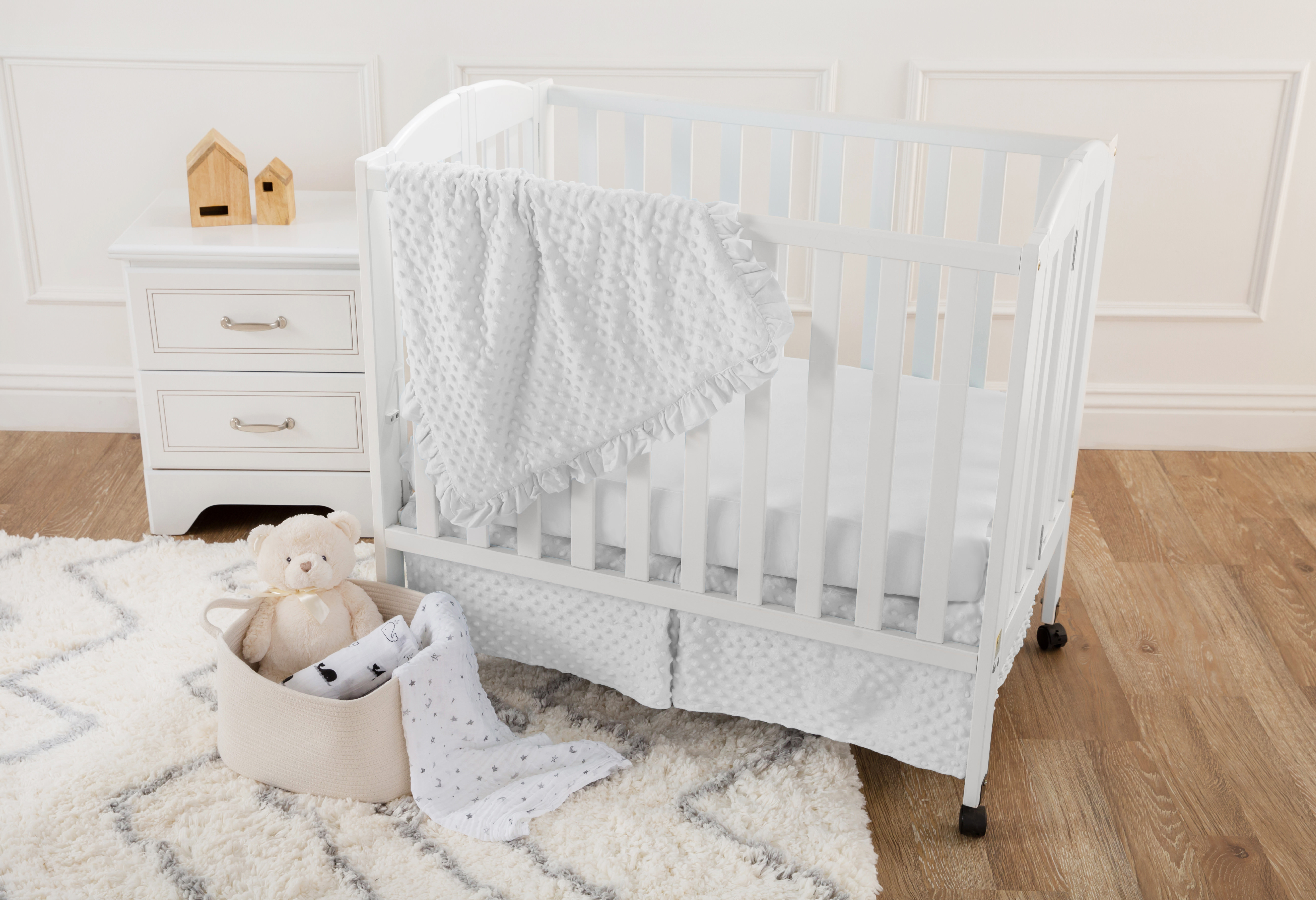 American Baby Company Heavenly Soft Minky Dot 3-Piece Mini Crib Bedding Set, White American Baby Company