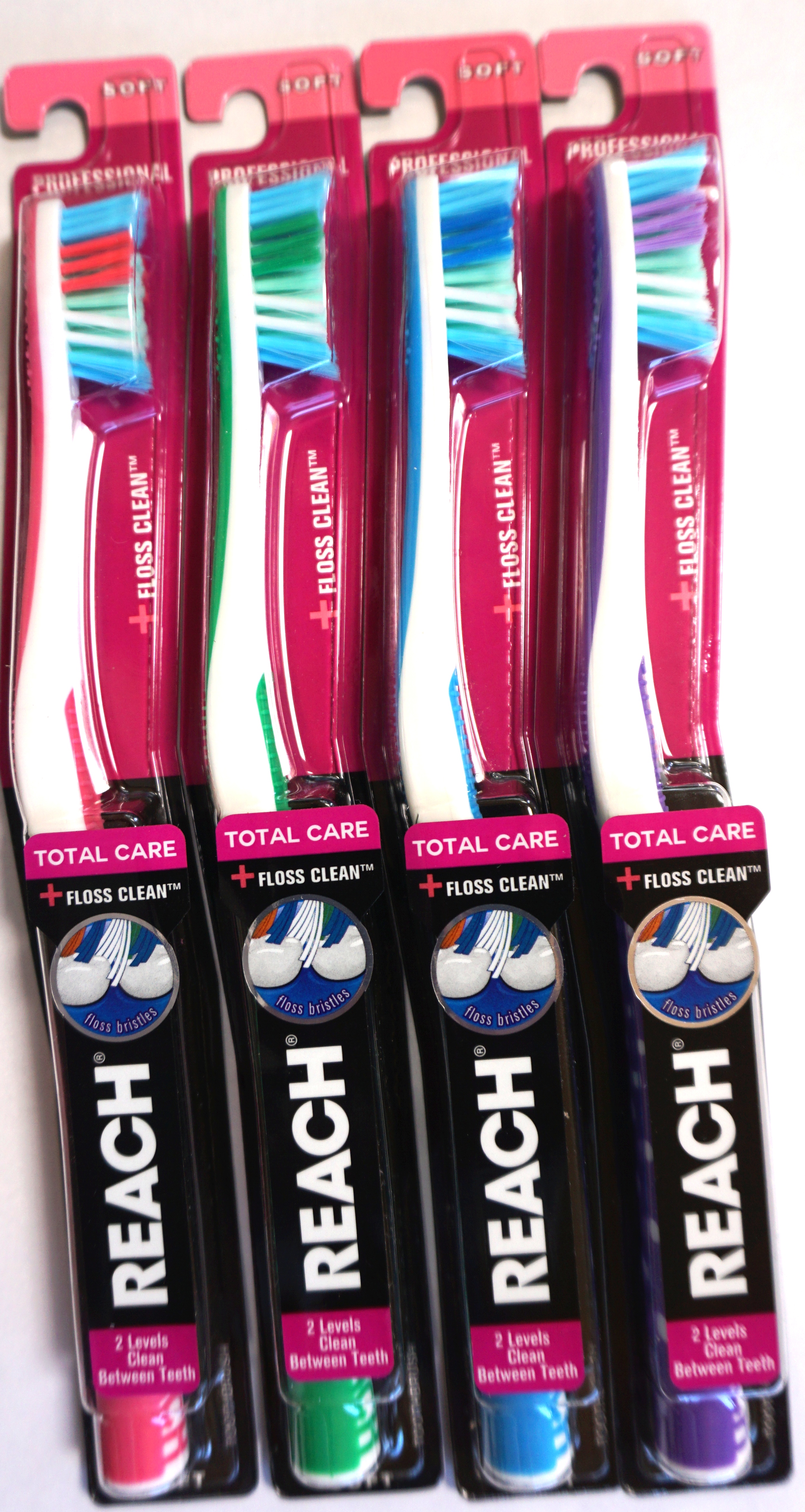 Reach Total Care Toothbrush  4 pack Reach