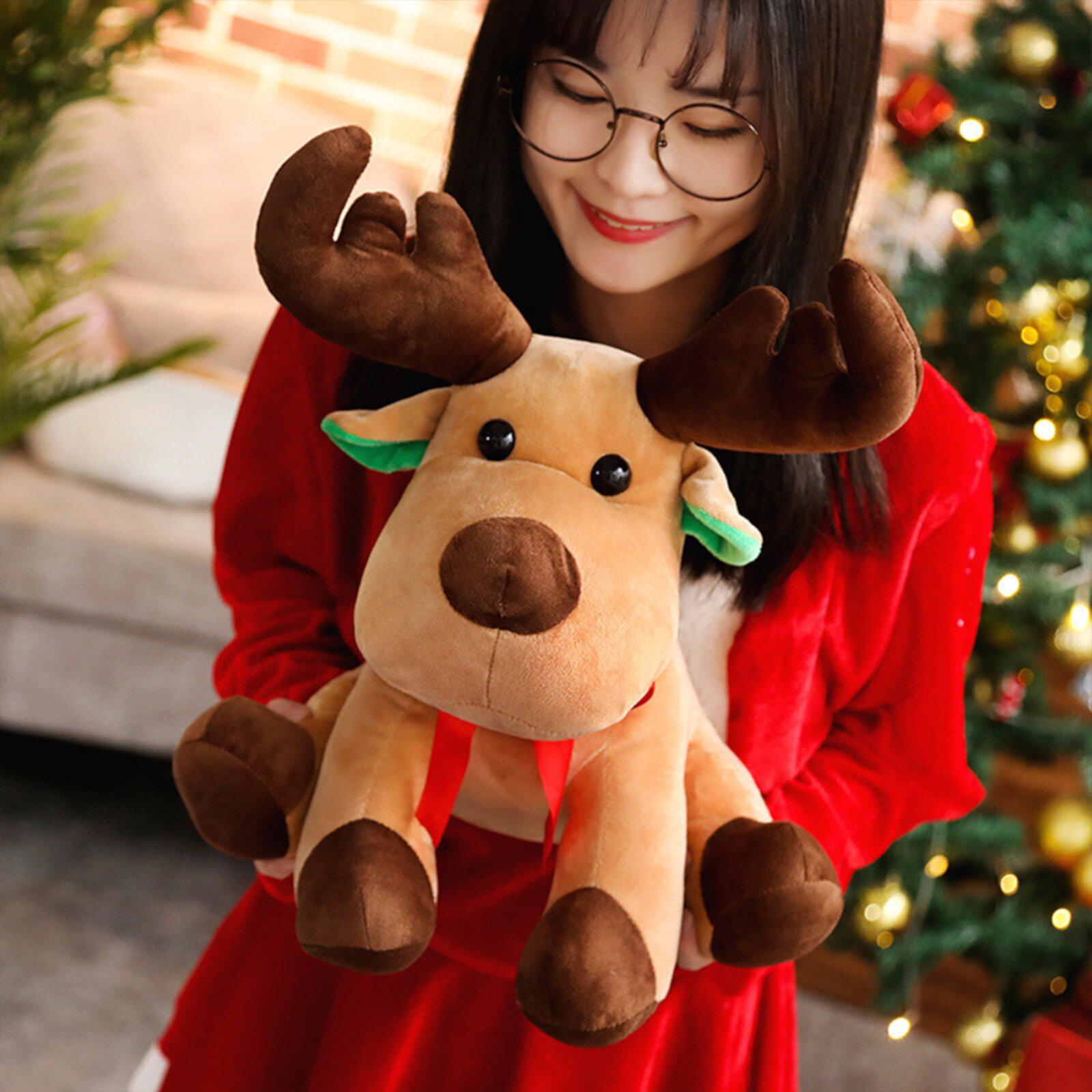 Momihoom Christmas Reindeer Stuffed Animal, Stuffed Elk Moose Plush Toy with Christmas Tree Snowman Teddy Bear Santa Claus in Shawl on The Back, Party Decoration Gift for Boy Girl Momihoom