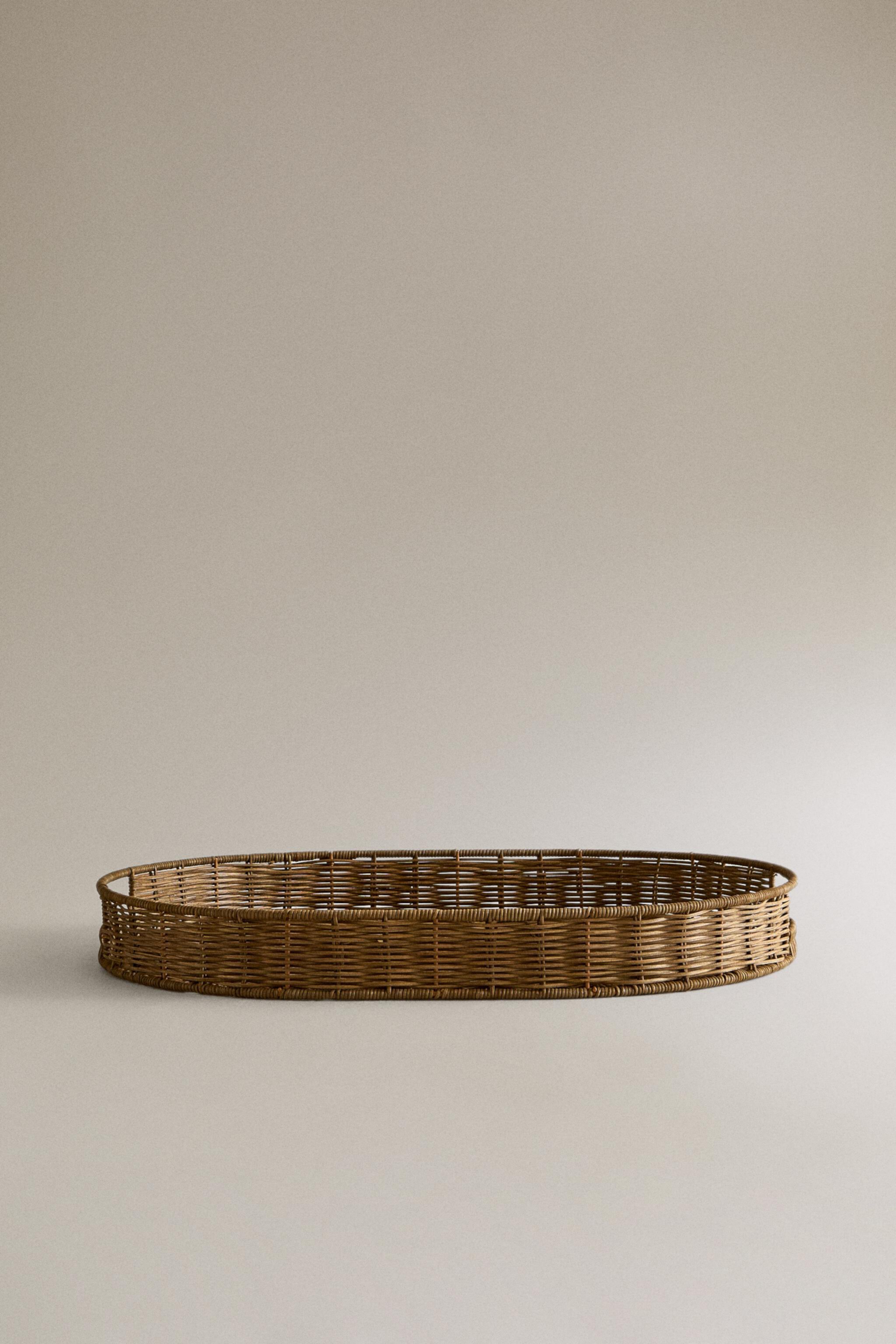 OVAL RATTAN TRAY WITH HANDLES Zara Home