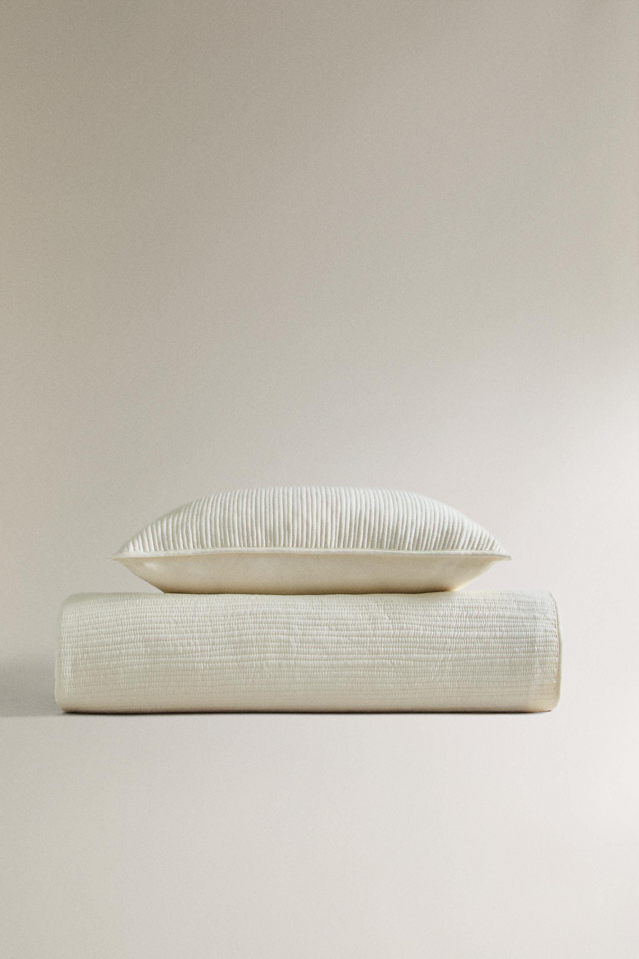 Однотонное одеяло из микрофибры, 100% переработанный полиэстер Zara Home