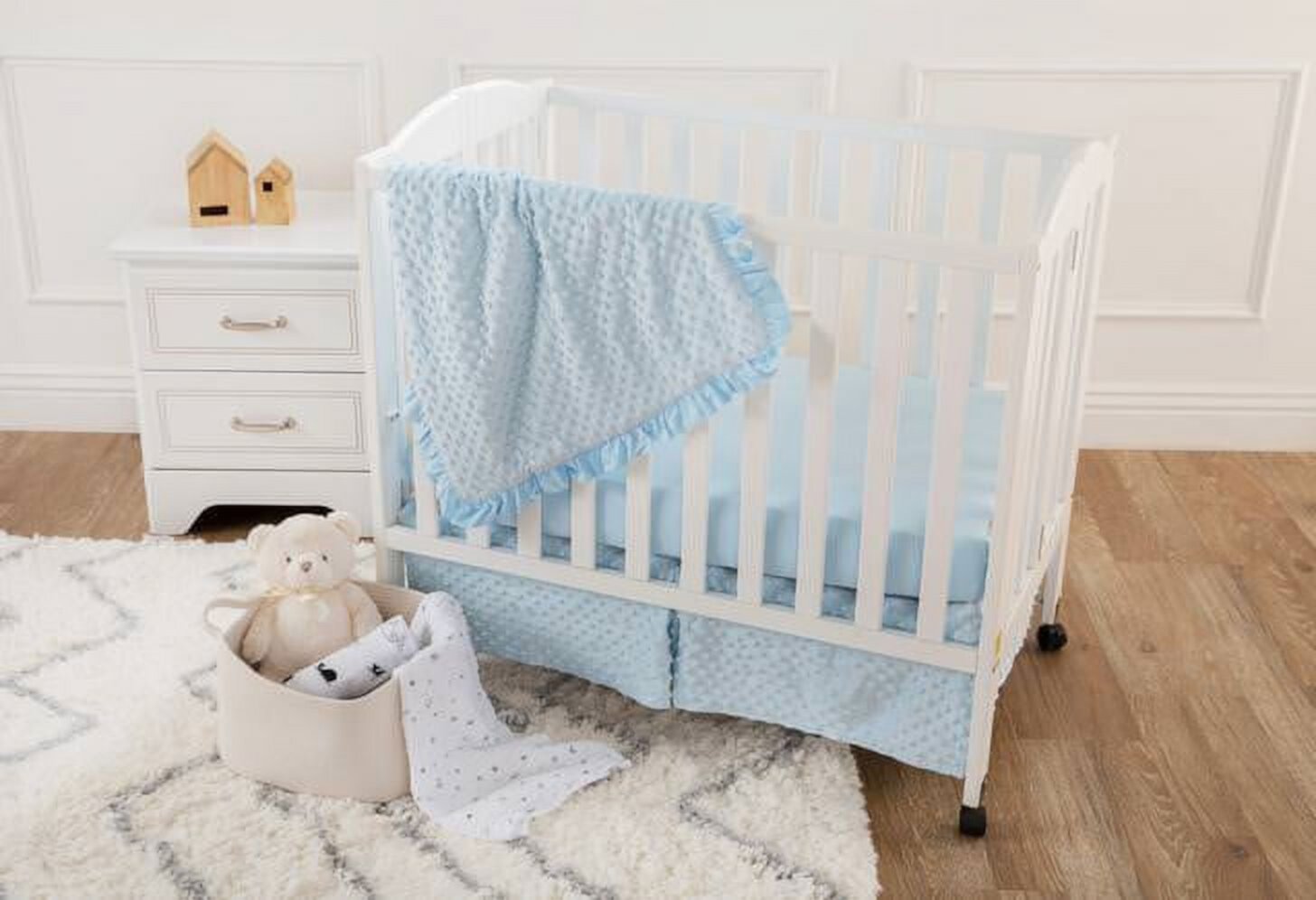 American Baby Company Heavenly Soft Minky Dot 3-Piece Mini/Portable Crib Bedding Set, Blue, for Boys and Girls American Baby Company