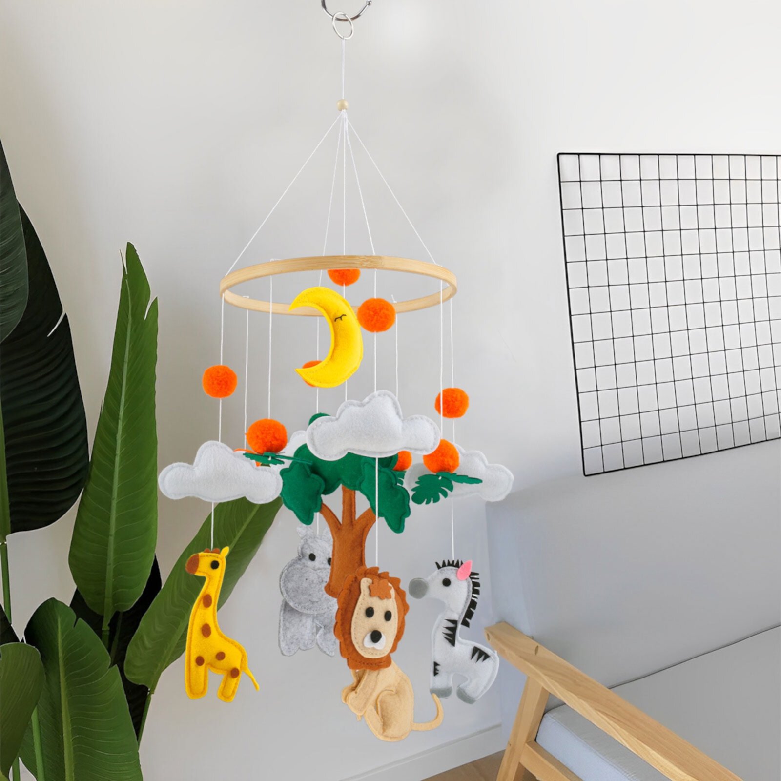 Baby Crib Mobile Wood Baby Nursery Mobile Bee Flower Baby Bed Bell Cute Infant Bedroom Hanging Decoration Toy for Newborn Boys and Girls Sutowe