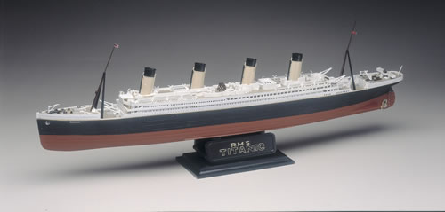 1/570 RMS Titanic Ocean Liner Revell