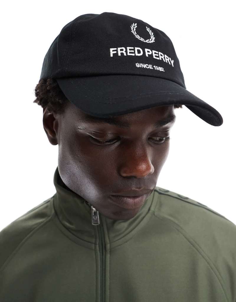 Fred Perry baseball cap in black with logo embroidery Fred Perry