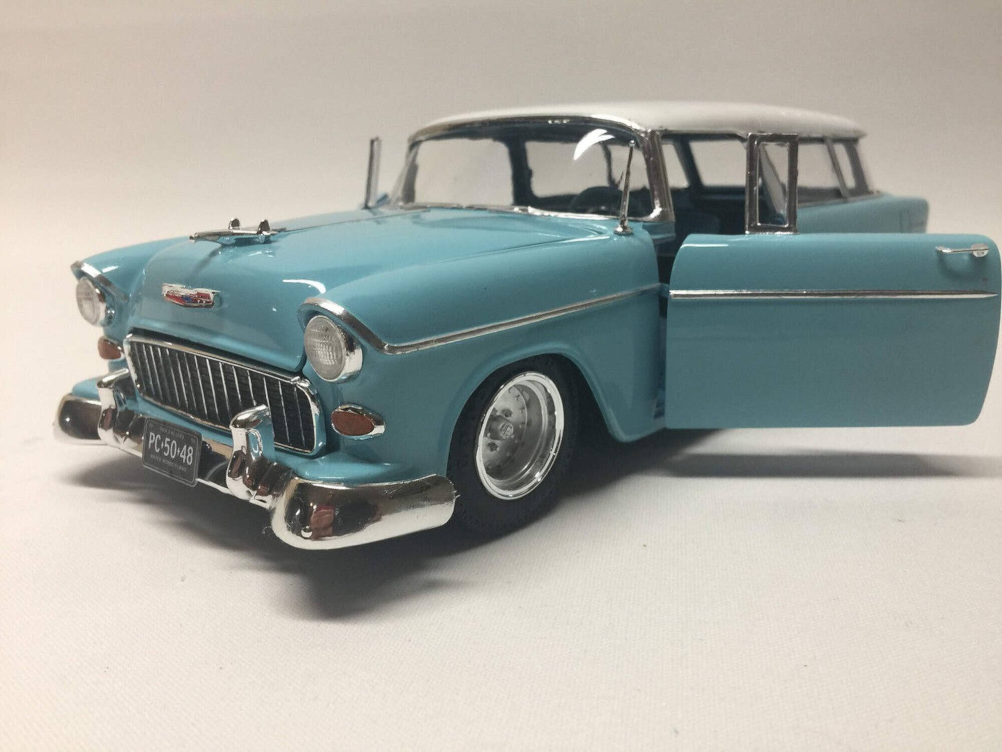 AMT AMT1005 Skill 3 Model Kit 1955 Chevrolet Nomad Wagon 2-in-1 Kit 1/16 Scale Unknown