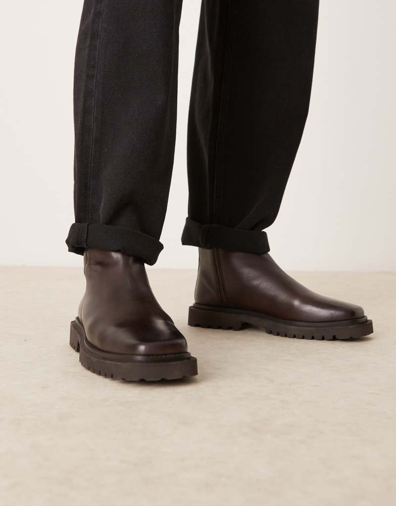 ASOS DESIGN Chelsea boots in brown leather ASOS DESIGN