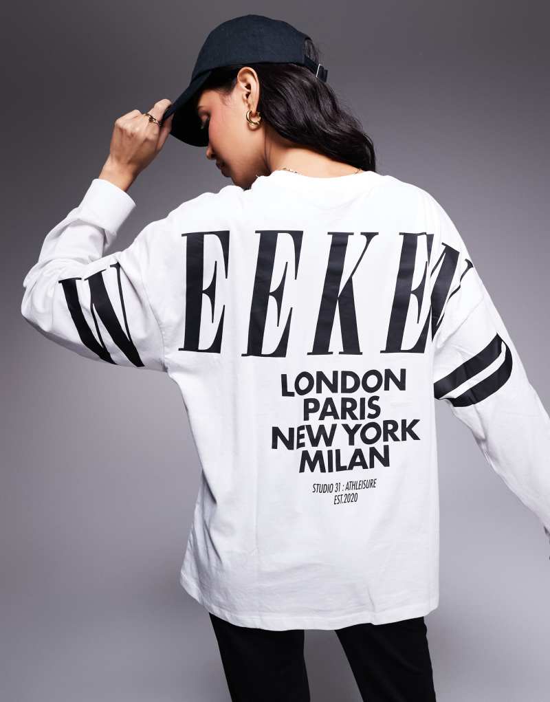 Женская Футболка ASOS Weekend Collective Oversized с длинным рукавом и логотипом на спине в белом цвете ASOS Weekend Collective