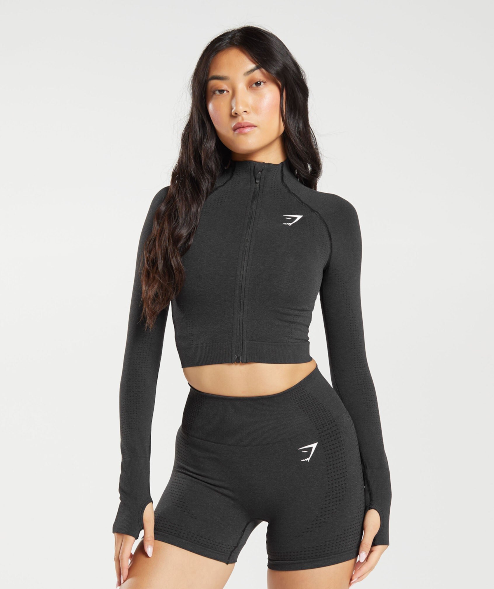 Эластичный и комфортный пуховик Vital Seamless 2.0 Midi на молнии Gymshark