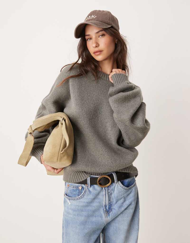 Glamorous crew neck relaxed sweater in charcoal GLAMOROUS