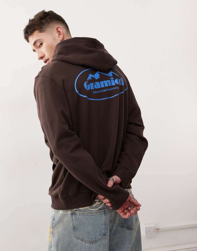 Gramicci mountaineering graphic hoodie in dark brown Gramicci