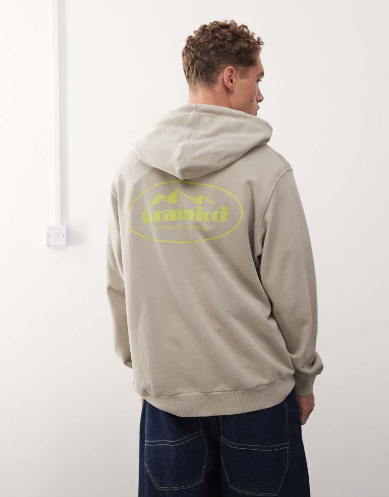 Gramicci mountaineering graphic hoodie in pigment oat Gramicci