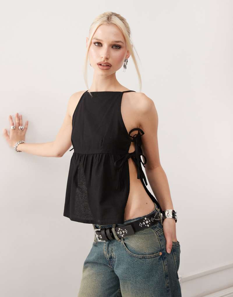 Motel palsi tie-side sleeveless top in black Motel