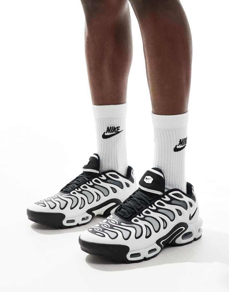 Nike Air Max Plus Drift sneakers in white and black Nike