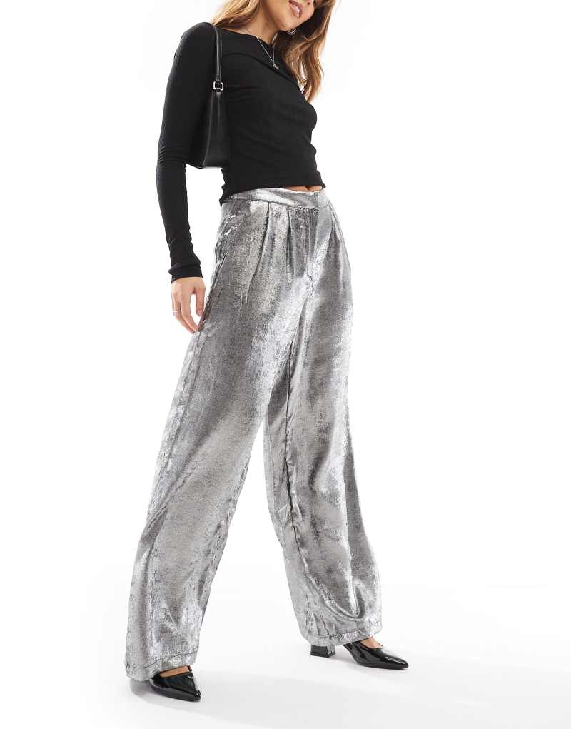 ONLY loose fit all over foil pants in gunmetal ONLY