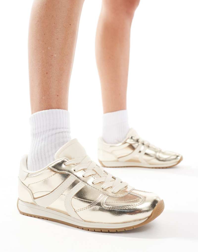 Stradivarius sneakers in gold Stradivarius