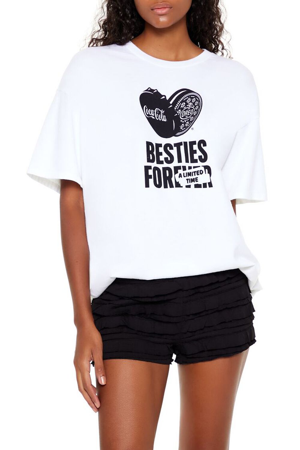 Оверсайз футболка Coca-Cola Oreo с надписями 'Besties Forever' и 'A Limited Time' Forever21