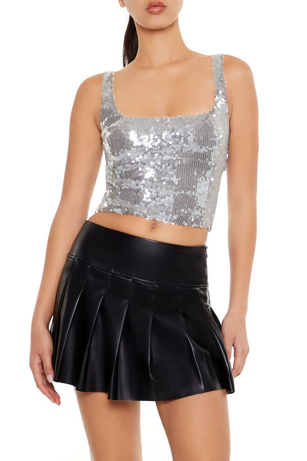 Женская Укороченная футболка FOREVER21 Sequin Cutout Crop Top FOREVER21