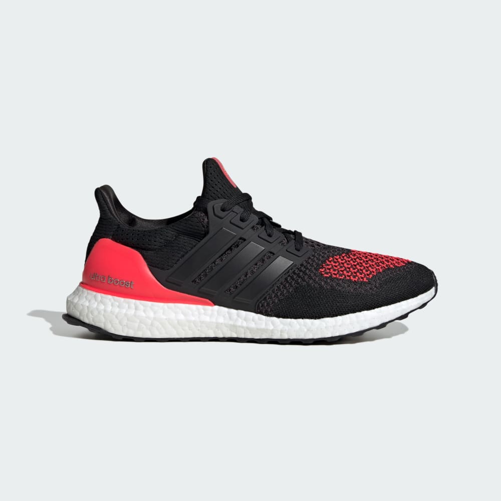 Кроссовки Adidas Ultraboost 1.0 с амортизирующей системой Boost и адаптивным верхом из Primeknit Adidas