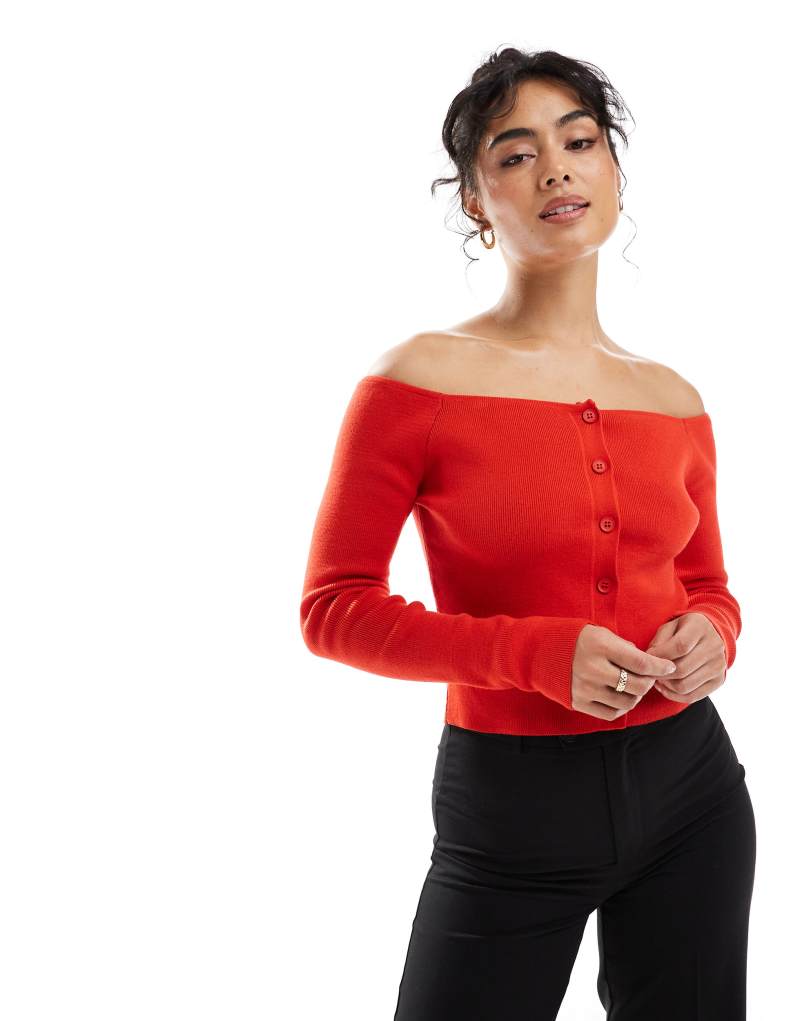 Женский Свитер ASOS DESIGN sculpted knit button up off the shoulder top в красном ASOS DESIGN