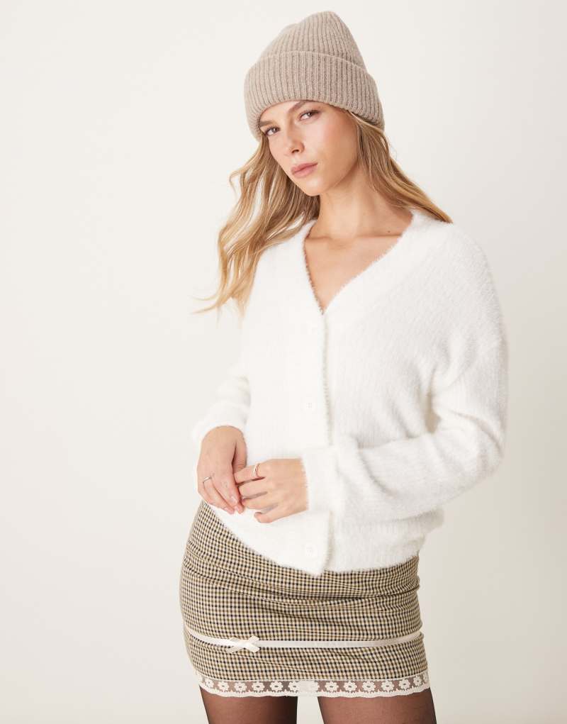 Женский Кардиган ASOS DESIGN Ultra Fluffy Oversized Rib в Белом ASOS DESIGN