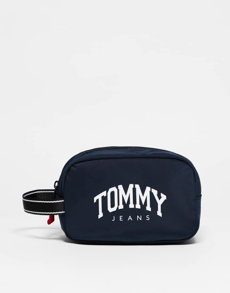 Косметичка Tommy Jeans Sport в темно-синем цвете Tommy Jeans