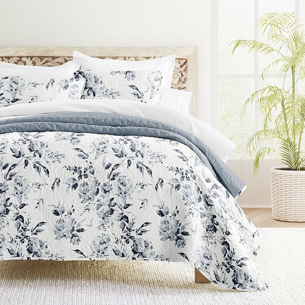 Home Collection Floral Patterned Reversible All Season Down-Alternative Quilt Set Home Collection