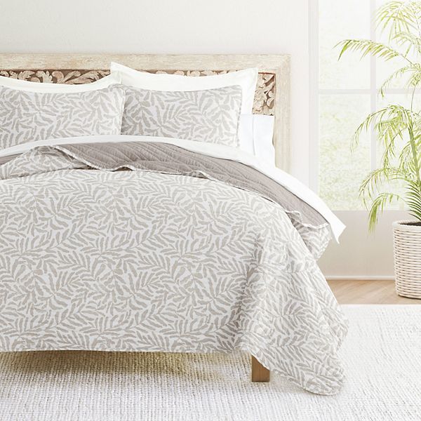 Home Collection Tossed Ferns Reversible All Season Down-Alternative Quilt Set Home Collection