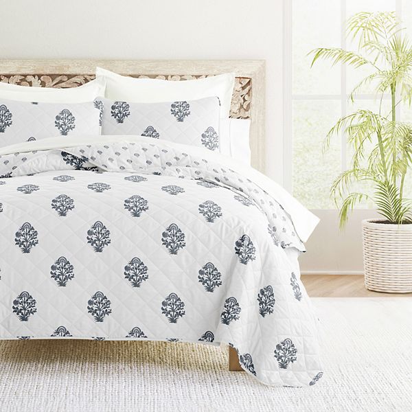 Home Collection Stamped Bloom Reversible All Season Down-Alternative Quilt Set Home Collection