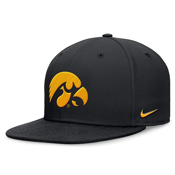 Мужская черная бейсболка Iowa Hawkeyes On-Field Pro с высокой короной и вышивкой Nike