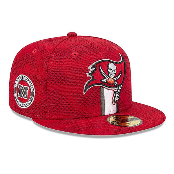 Кепка New Era Красная Tampa Bay Buccaneers 2024 Sideline 59FIFTY New Era