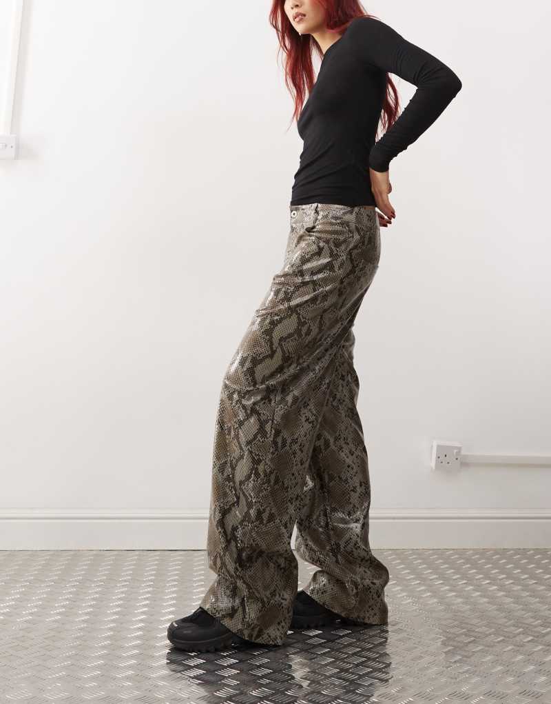 COLLUSION X015 PU baggy pants in snakeprint Collusion