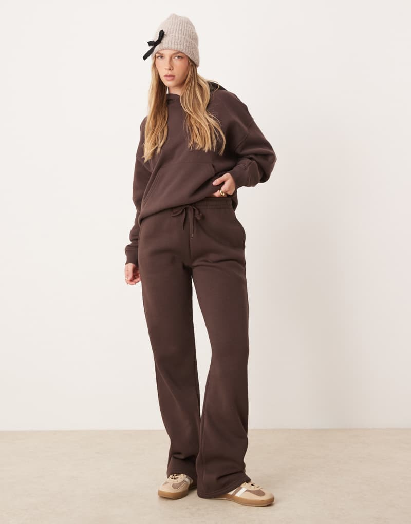 Gina Tricot loose fit straight leg sweatpants in dark brown GINA TRICOT