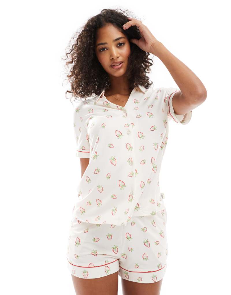 Chelsea Peers poly short sleeve revere pajama set in ditsy strawberry print Chelsea Peers