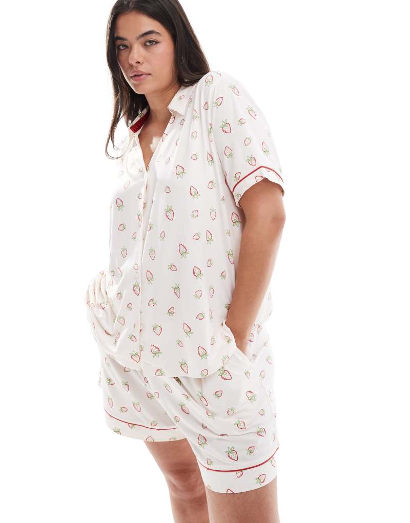 Chelsea Peers Curve poly short sleeve revere pajama set in ditsy strawberry print Chelsea Peers