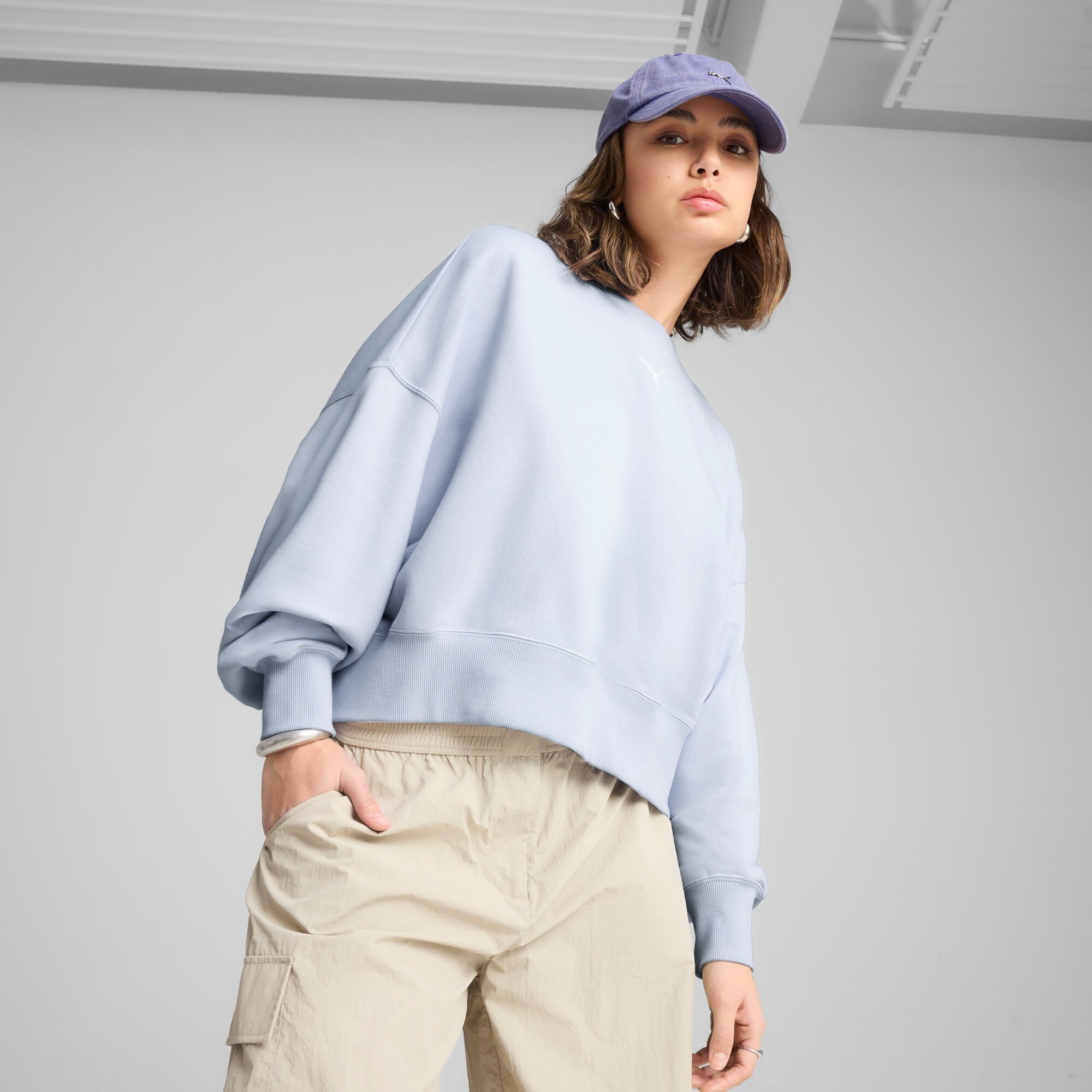 WARDROBE ESS Oversized Crew Women Puma