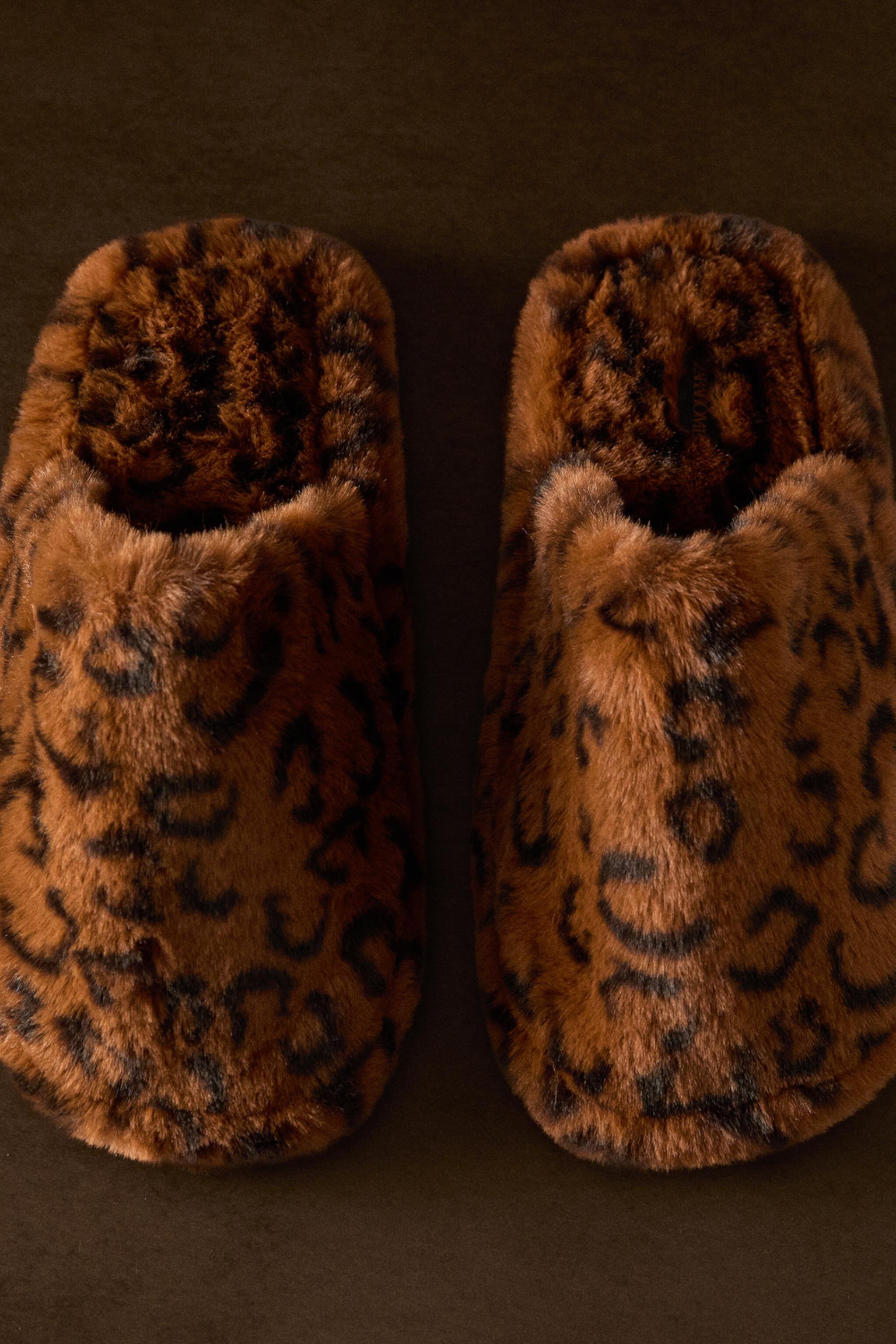 FAUX FUR LEOPARD SLIPPERS Zara Home