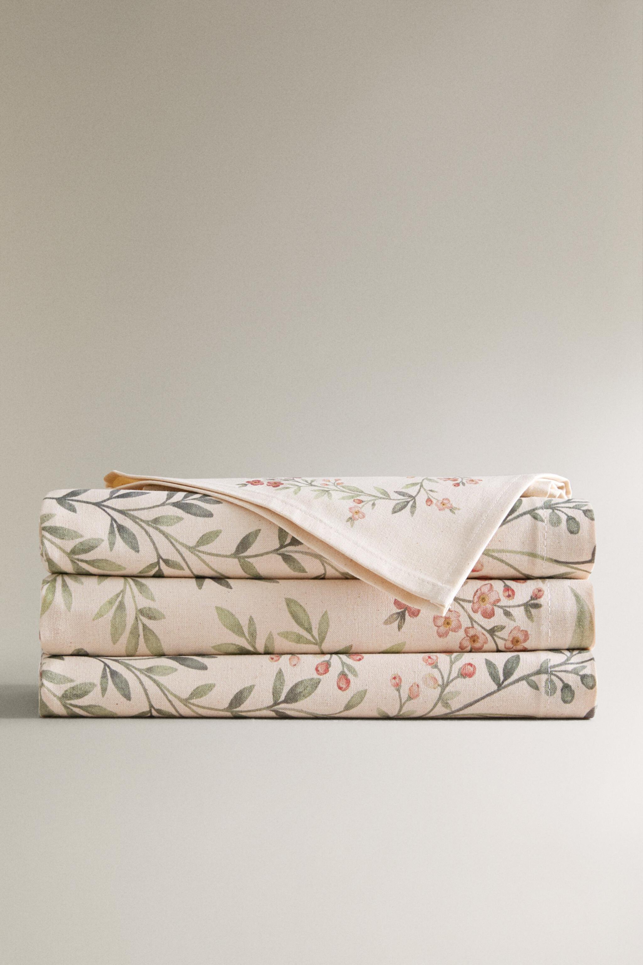 FLORAL PRINT TABLECLOTH Zara Home