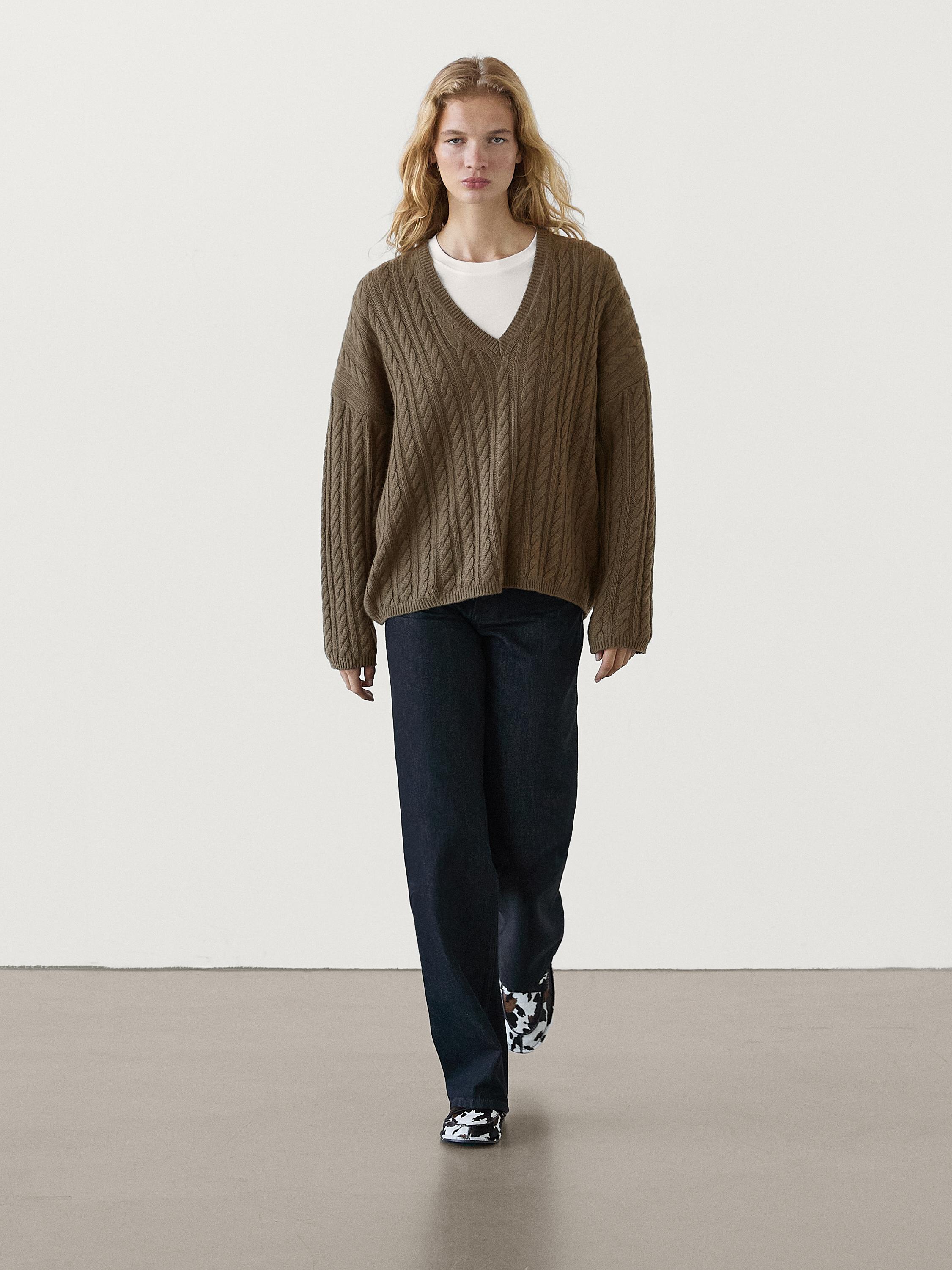 Cable-knit V-neck sweater Massimo Dutti