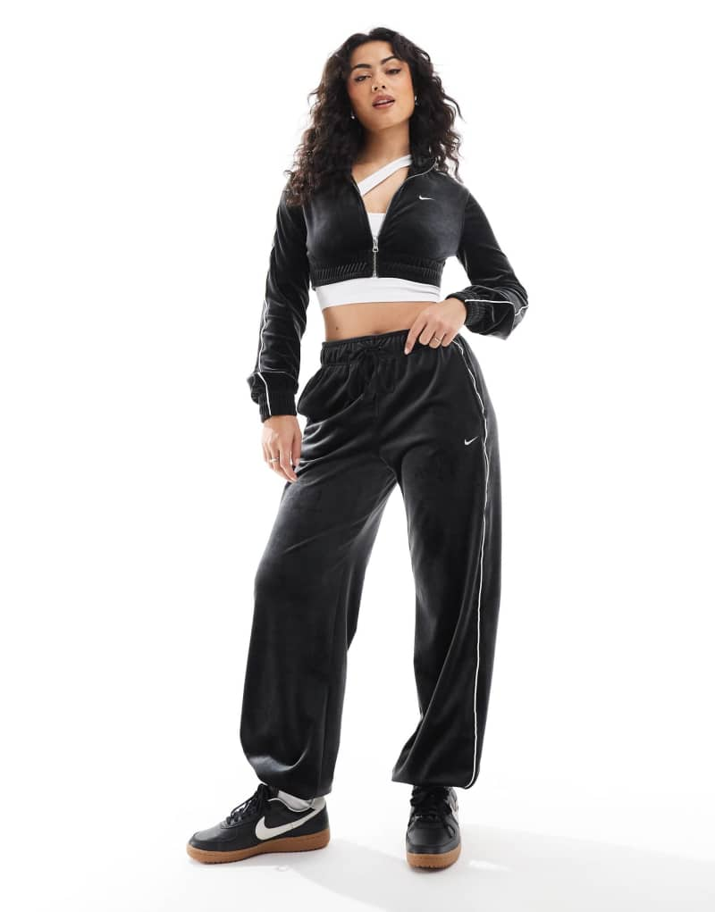 Nike Velour oversized sweatpants in black Nike