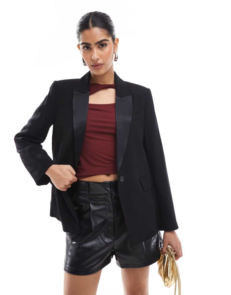 Pull&Bear tailored blazer with satin collar in black Pull&Bear