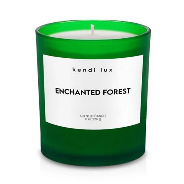 Ароматическая свеча 236 мл Enchanted Forest с экстрактами цитрона, сосны и ванили, 50 часов горения Kendi lux