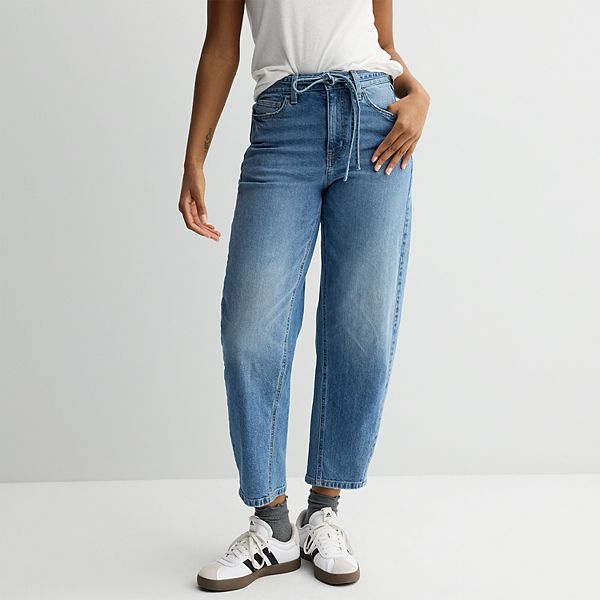 Juniors' SO® Curvy Tie Waist Barrel Jeans So